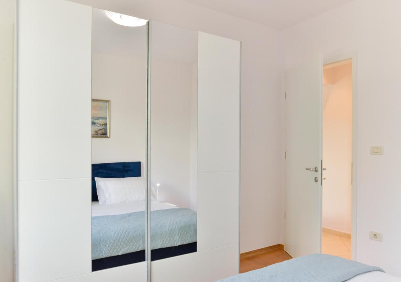Apartments Leona Umag Ngoại thất bức ảnh