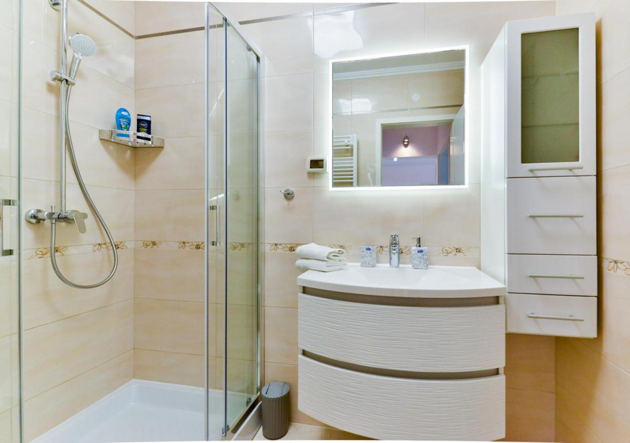 Apartments Leona Umag Ngoại thất bức ảnh
